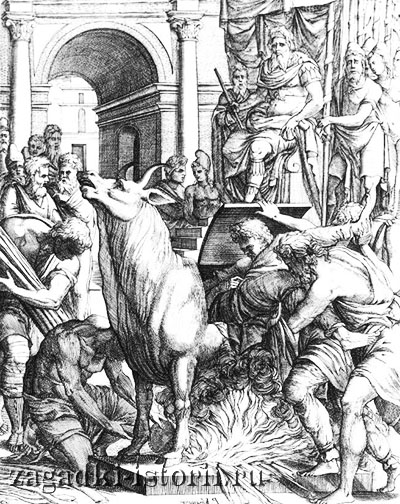 Фаларис наблюдает за казнью в медном быке
