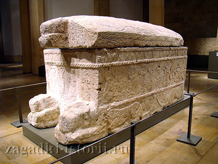 Саркофаг царя Ахирама