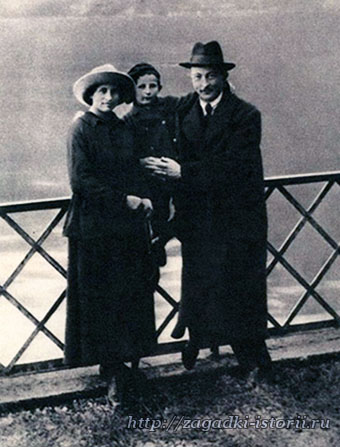 Феликс Дзержинский с семьёй