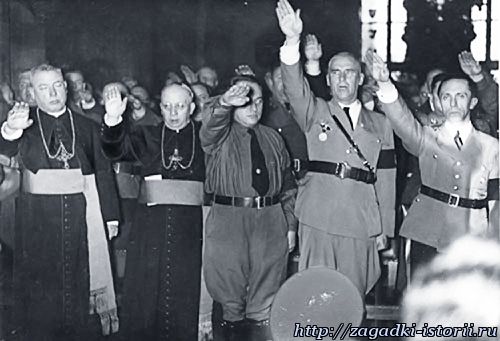 Вообще-то, реформа церкви была спланирована Гитлером ещё до официального прихода к власти