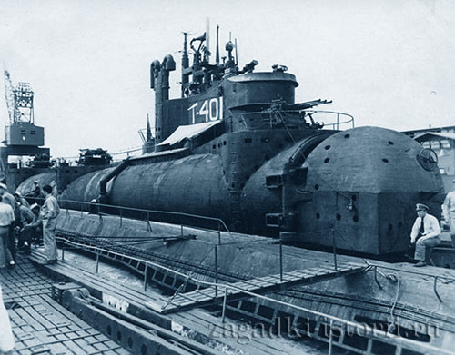 Японский подводный авианосец I-401