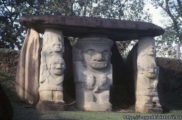 Каменные идолы Сан-Агустина