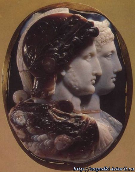«Камея Гонзага» с изображением Арсенои II