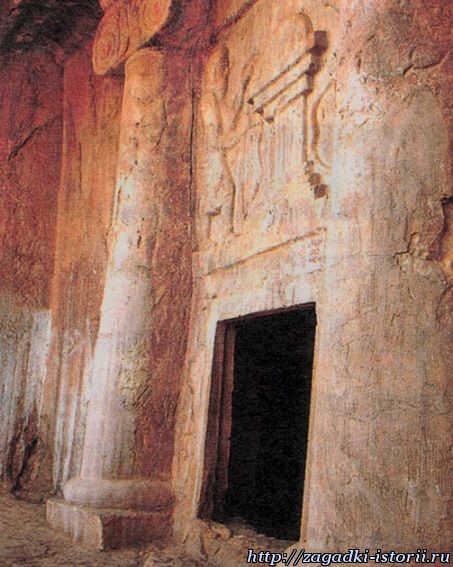 Вход в гробницу Киаксара