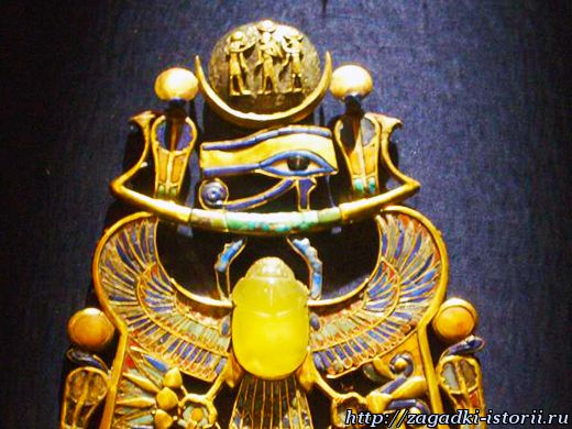 Кулон Тутанхамона со священным скарабеем