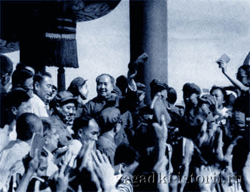 Мао Цзедун и хунвейбины