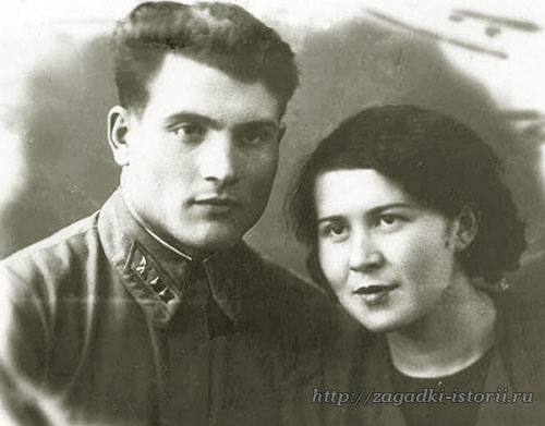 Михаил Девятаев с женой