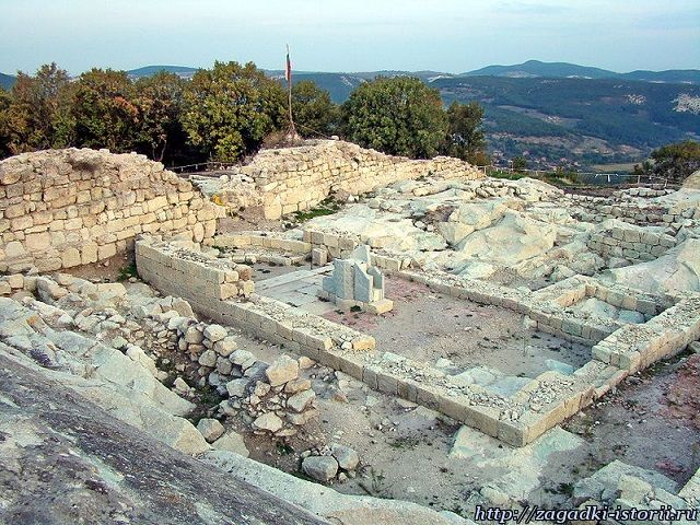 Оракул храма Диониса в Перпериконе