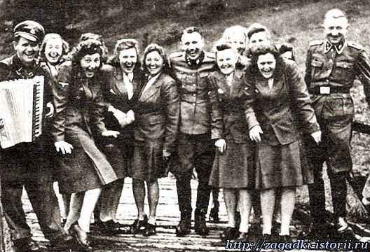 Охранники Освенцима находили время для отдыха