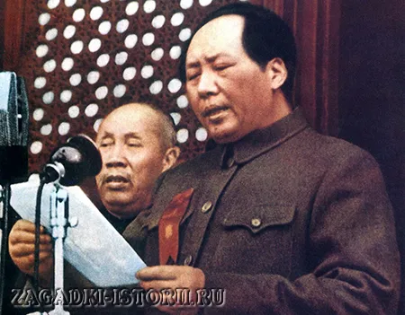 Мао Цзедун провозглашает создание КНР