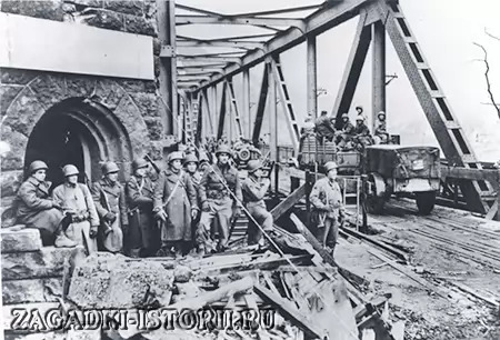 Мост Людендорфа через Рейн. 1945 год