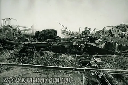 Остатки поезда после взрыва в Арзамасе
