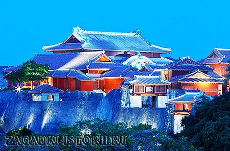 Замок Сюри в провинции Окинава