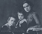 Ольга Керенская с сыновьями