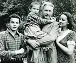 Писательский министр Александр Фадеев с семьёй