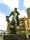Памятник первому колумбийскому учёному Франсиско Хосе де Кальдасу